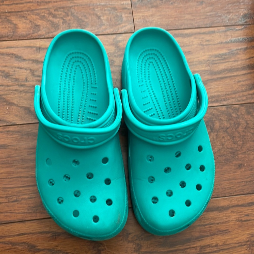 CROCS